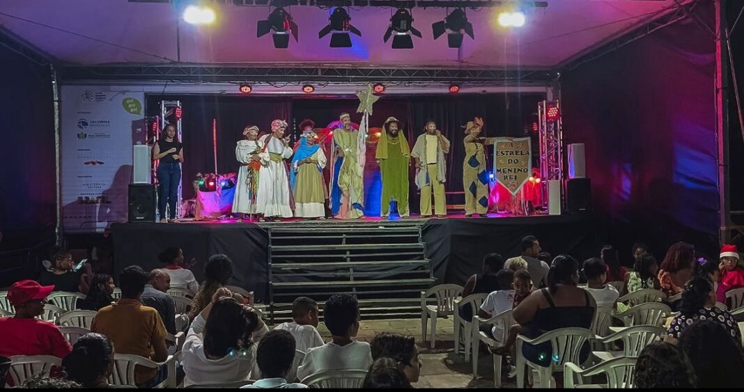 Caravana de Natal levou teatro para mais de mil pessoas nas cidades de Ibitiara e Jacobina